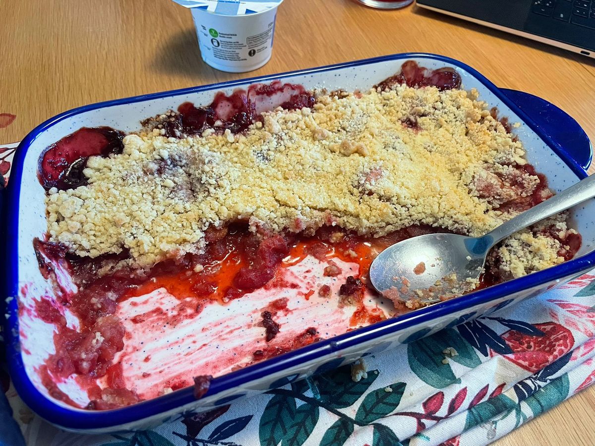 A delicious bowl of apple crumble